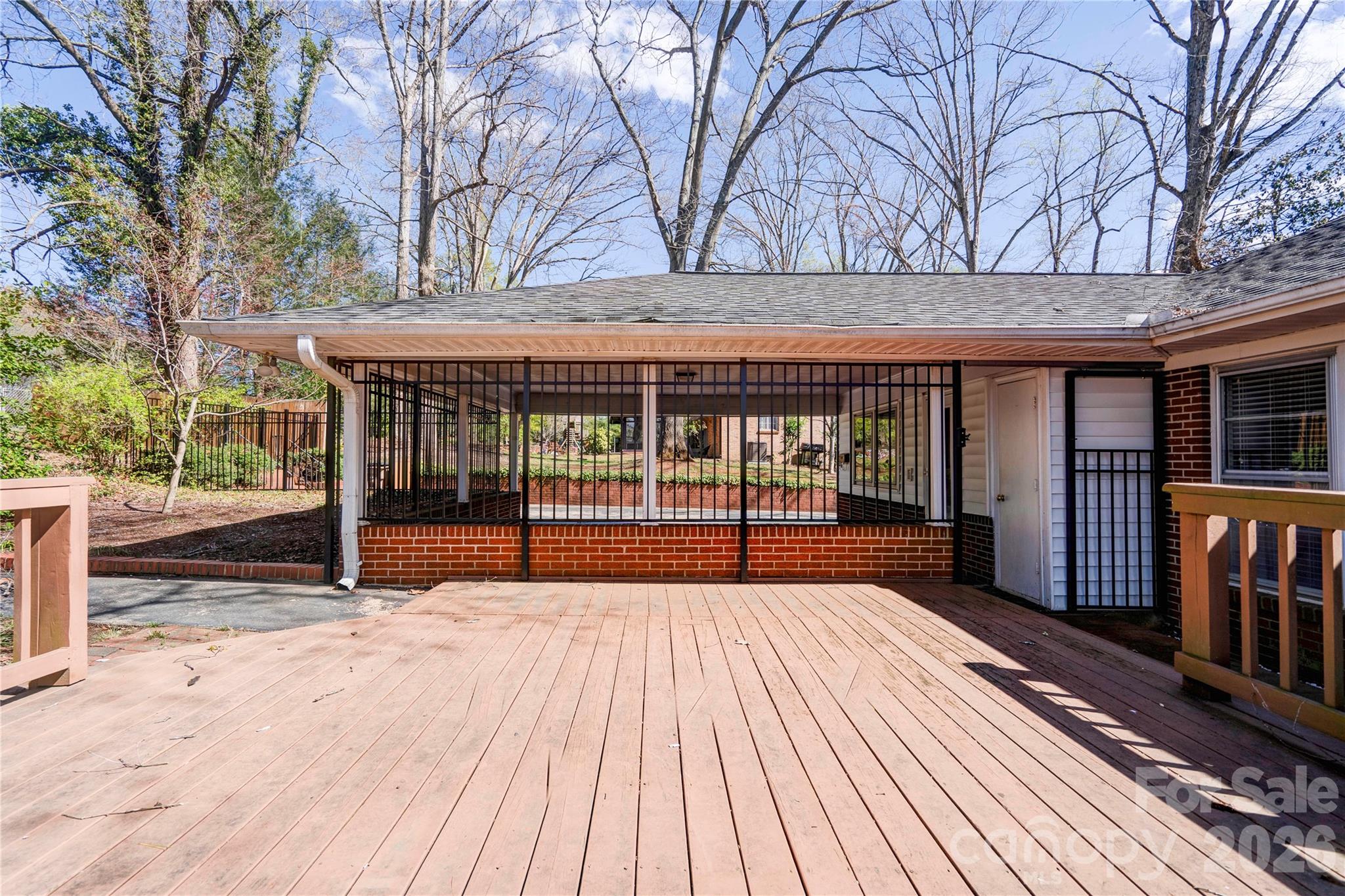 1000 W Sumter Street — Shelby