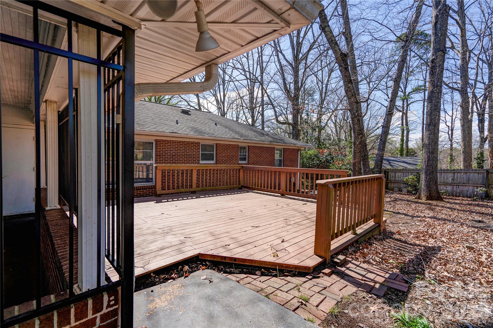 1000 W Sumter Street — Shelby