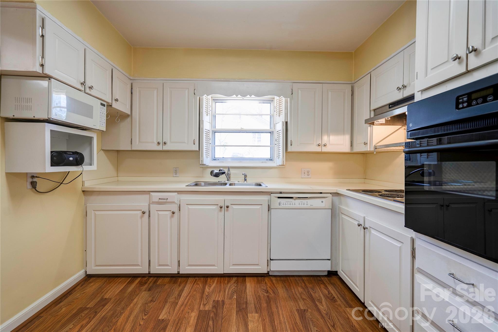1000 W Sumter Street — Shelby