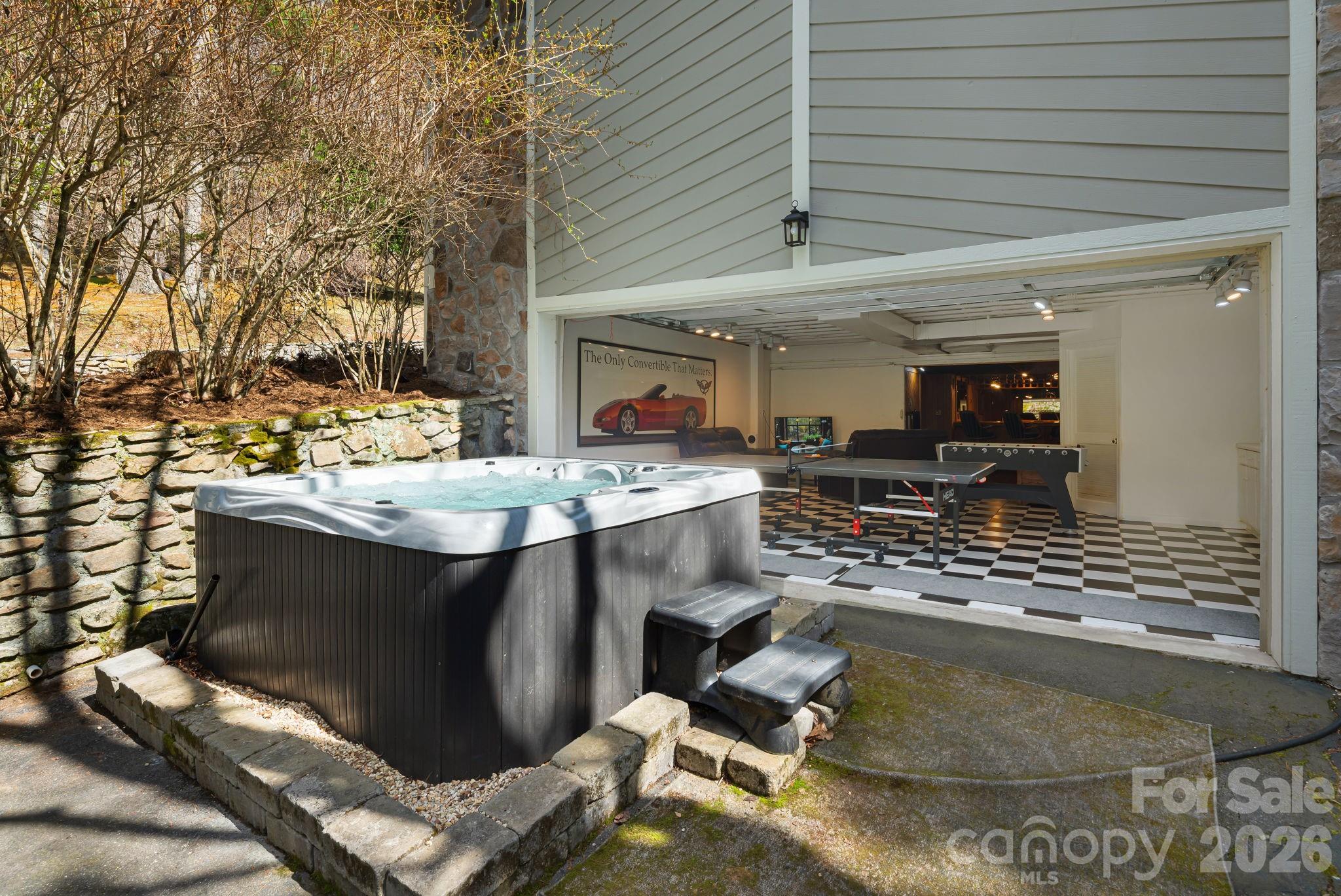 326 El Miner Drive — Mars Hill