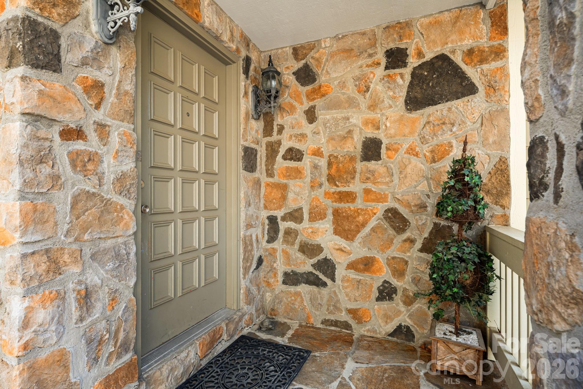 326 El Miner Drive — Mars Hill