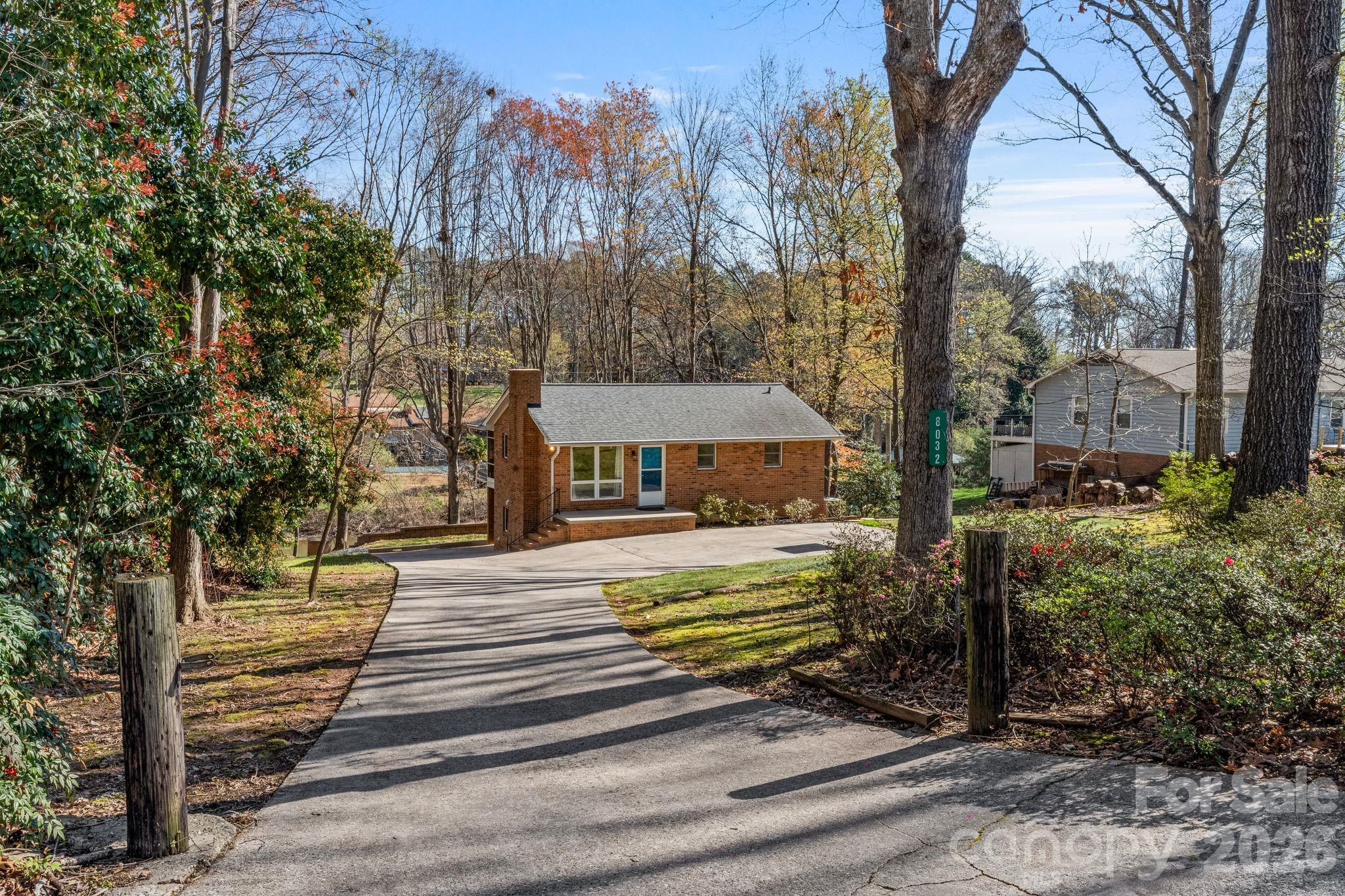 8032 Lakeview Drive — Denver