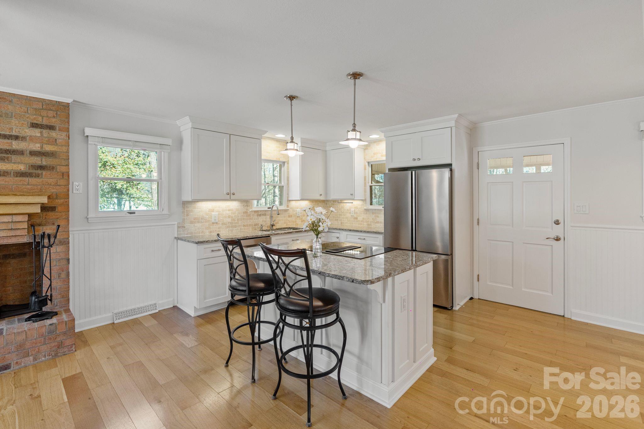 8032 Lakeview Drive — Denver