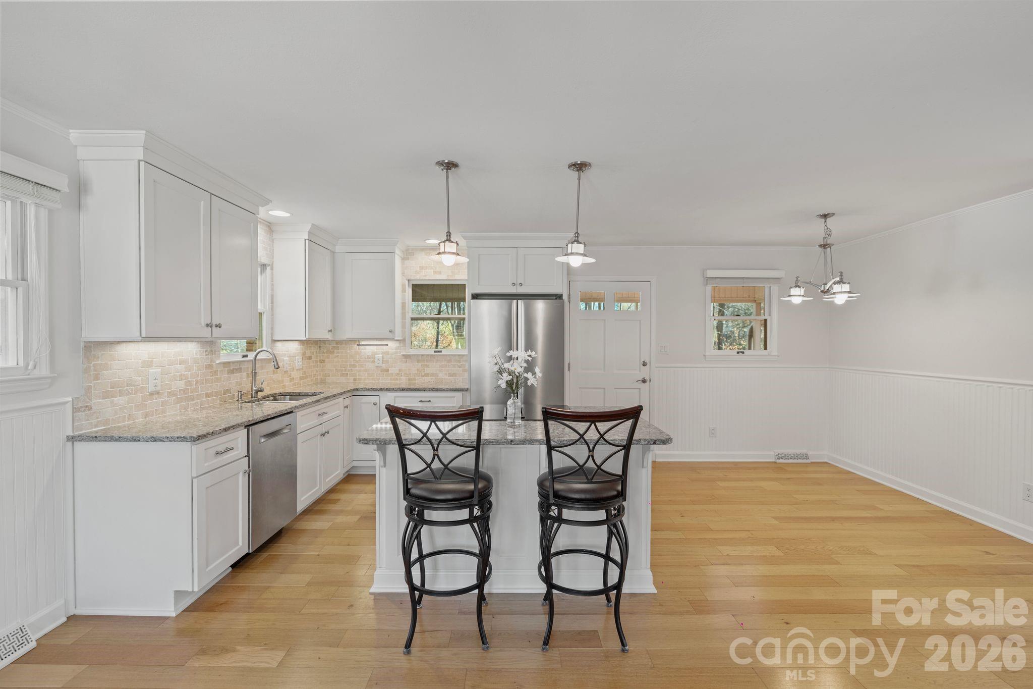 8032 Lakeview Drive — Denver