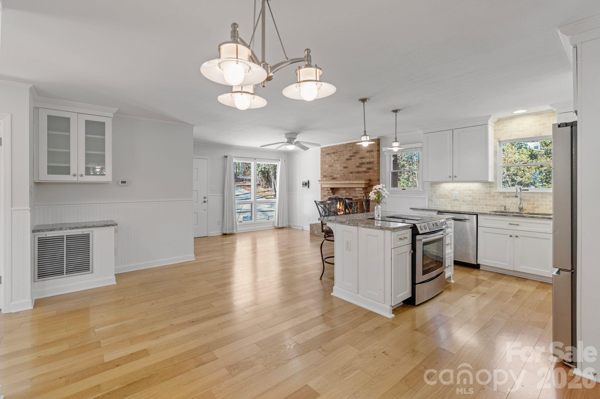 8032 Lakeview Drive — Denver
