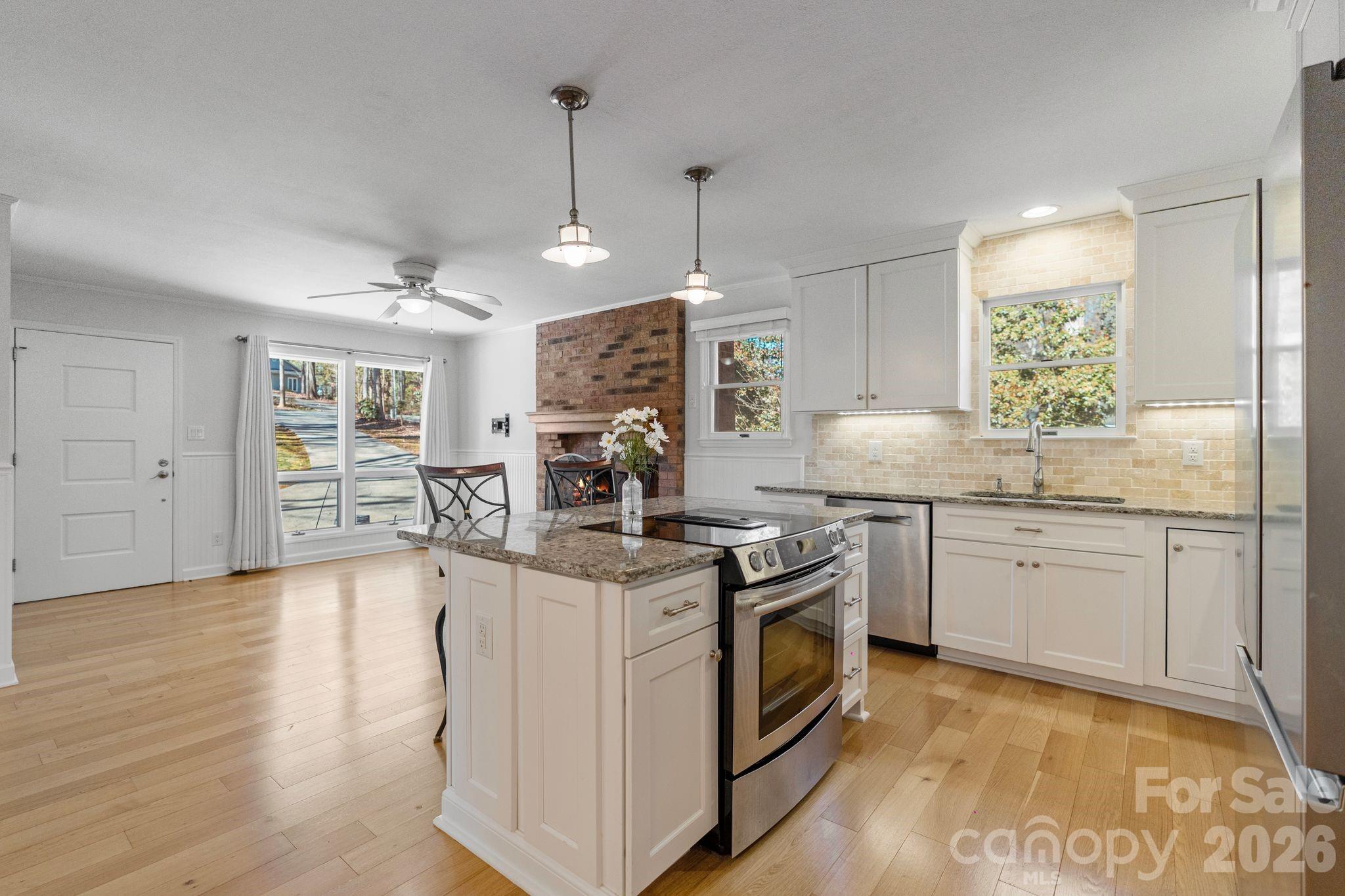 8032 Lakeview Drive — Denver