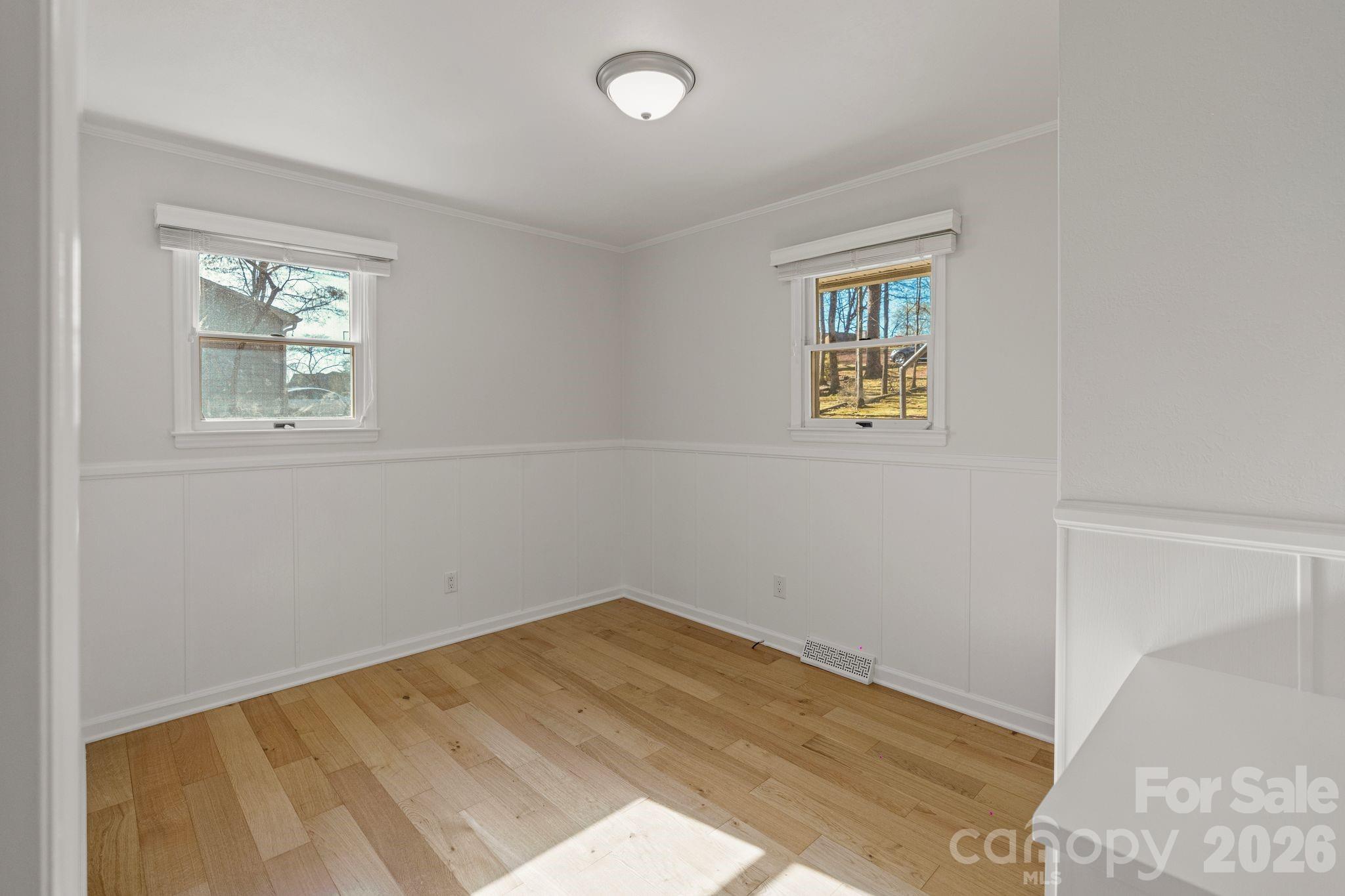8032 Lakeview Drive — Denver