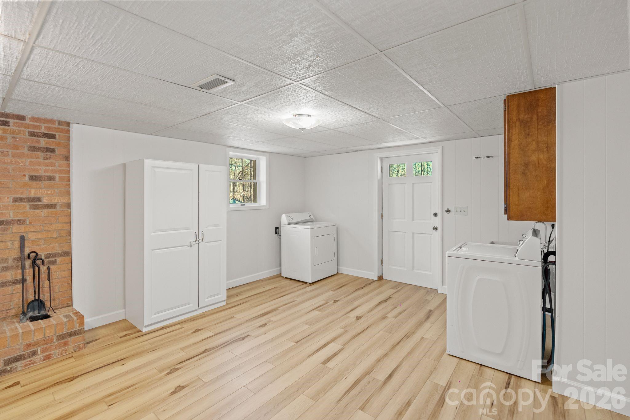 8032 Lakeview Drive — Denver