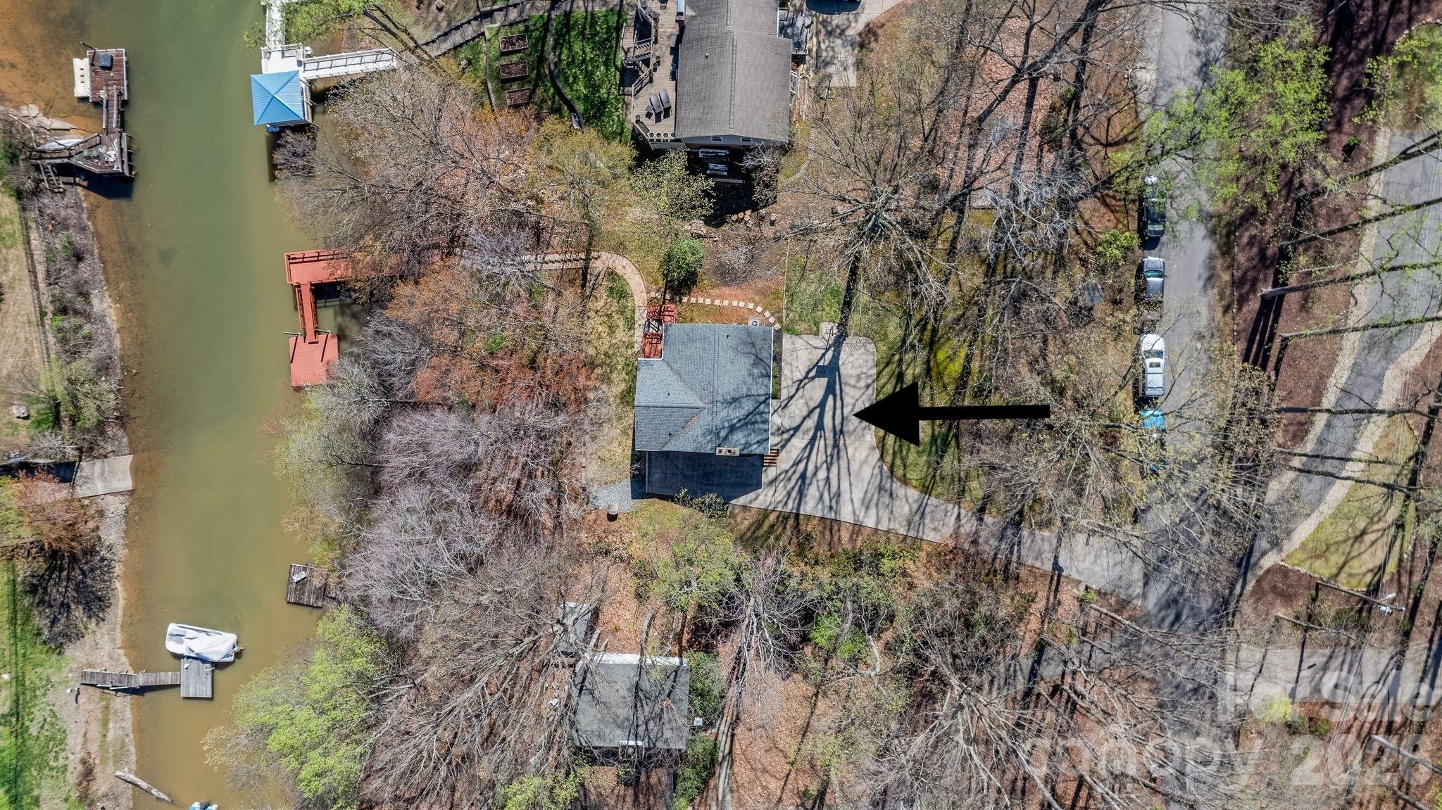 8032 Lakeview Drive — Denver