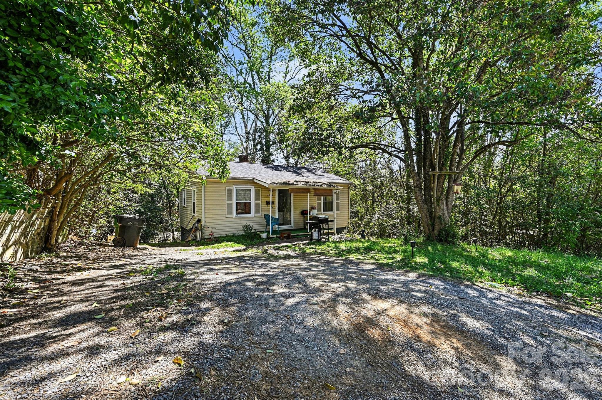 1835 Vinton Street — Charlotte