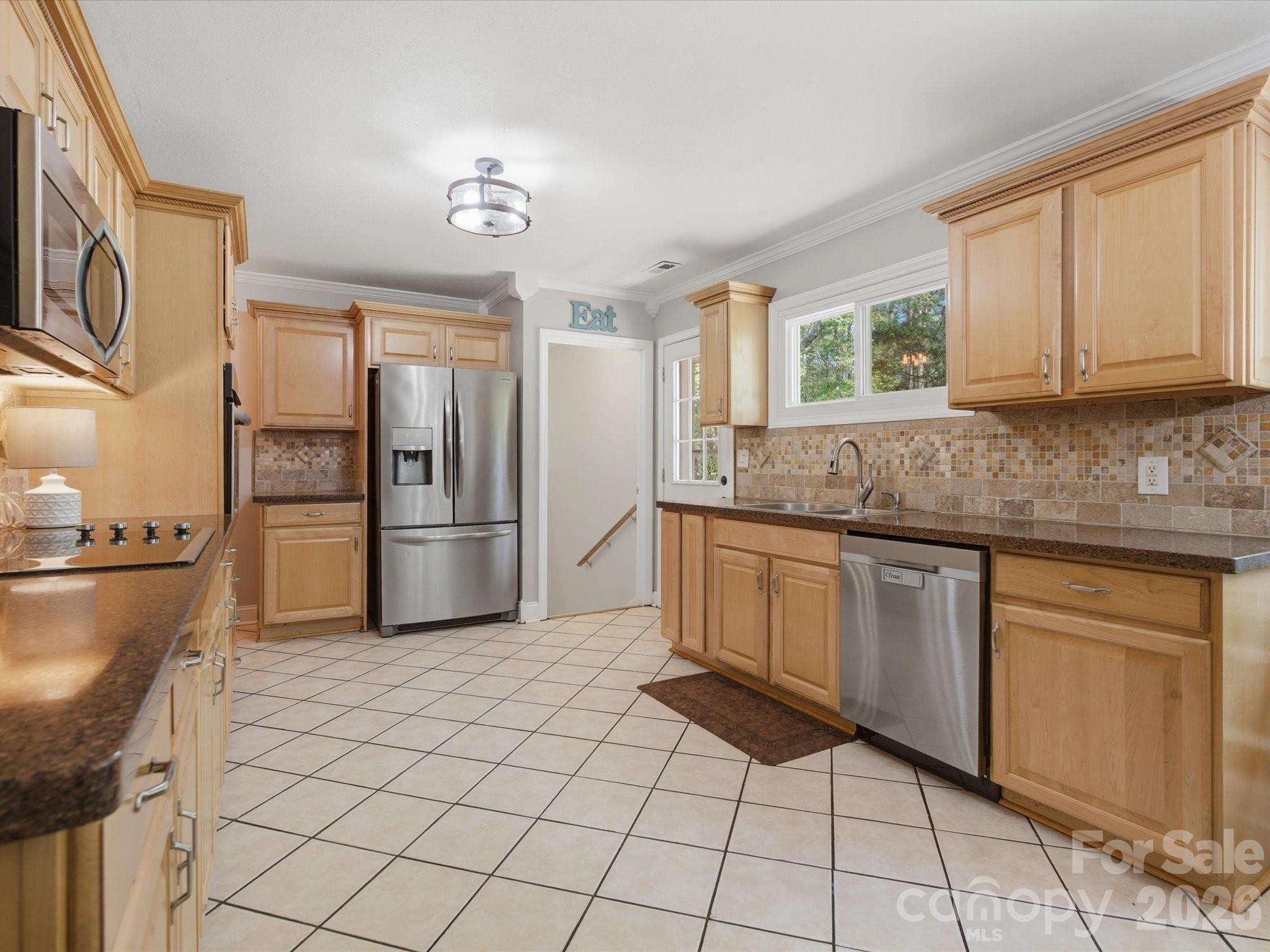 7836 Van Wyck Road — Lancaster