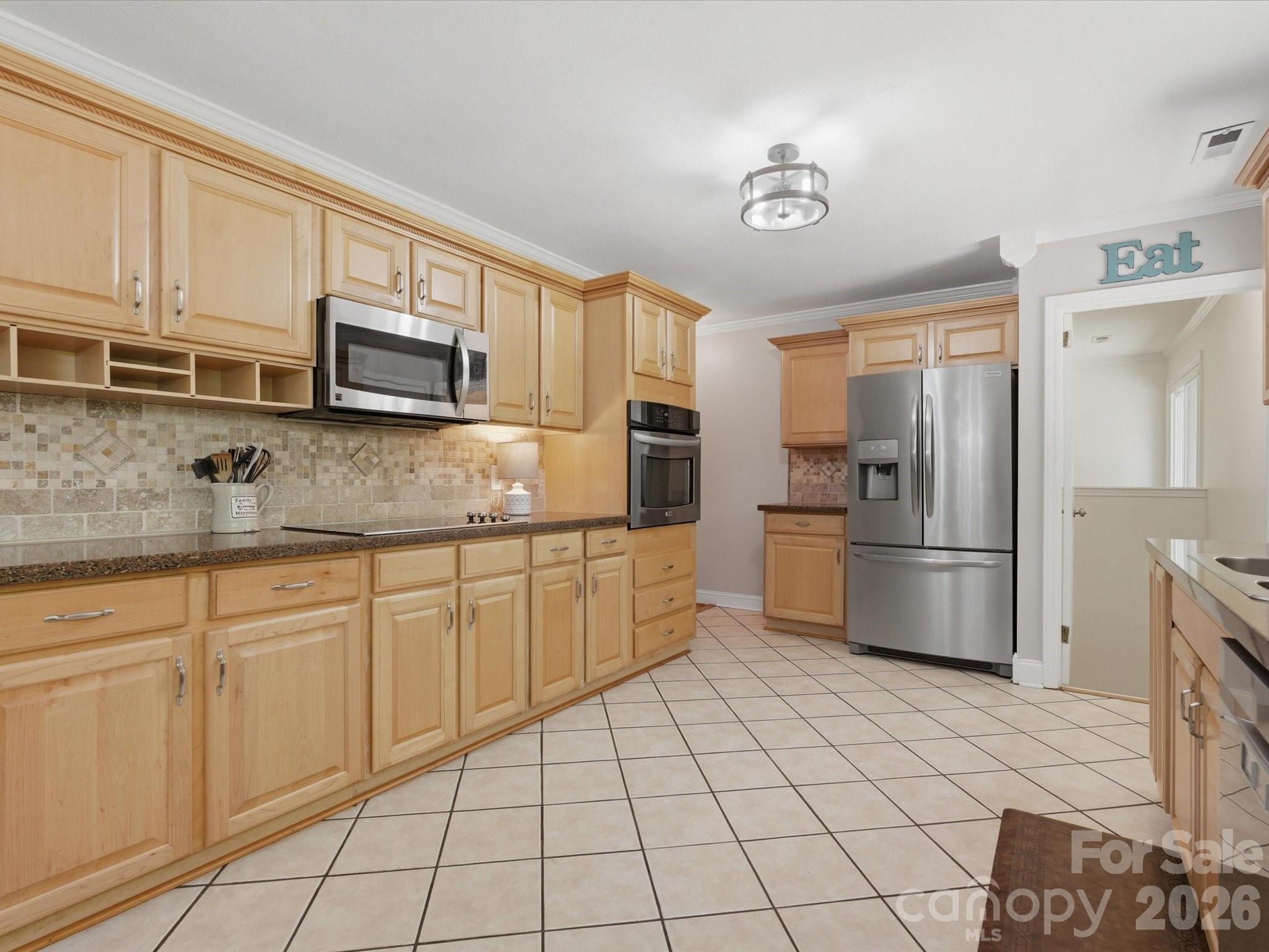 7836 Van Wyck Road — Lancaster