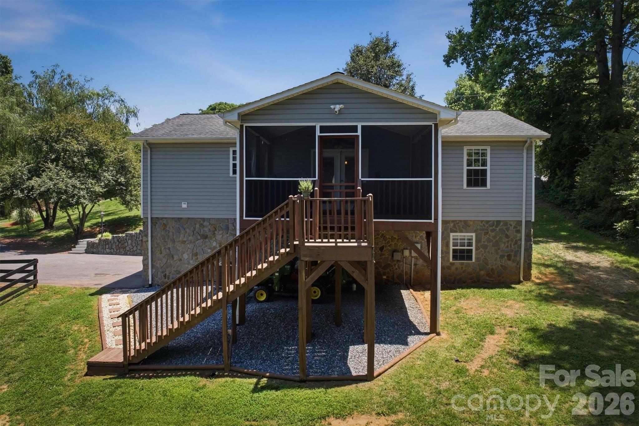 4015 Fairview Drive — Maiden