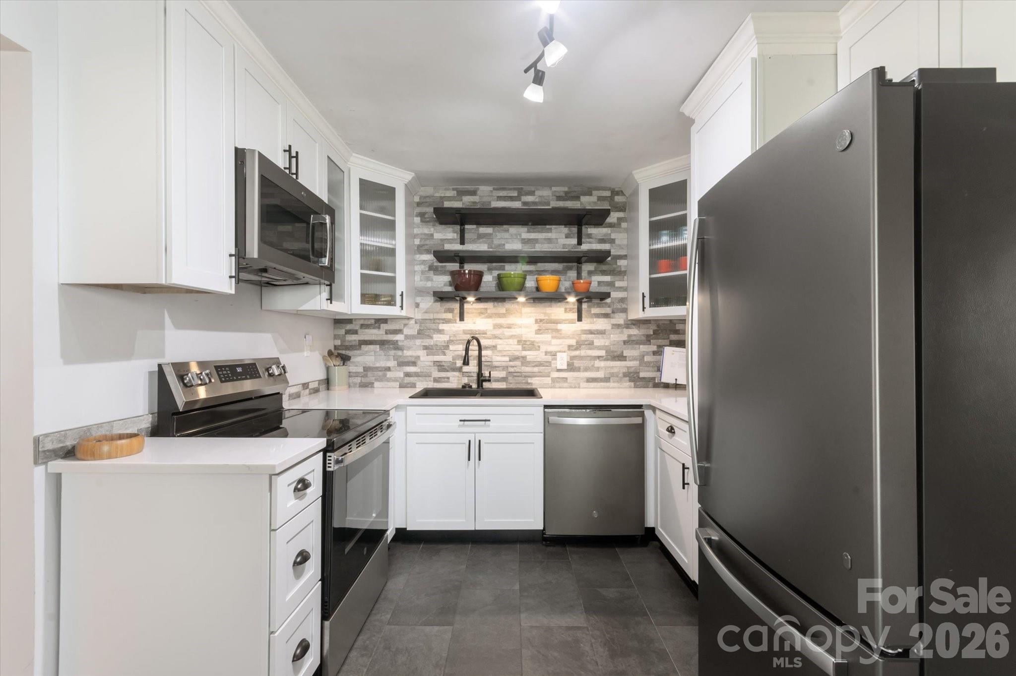 7 Wilshire Drive — Asheville