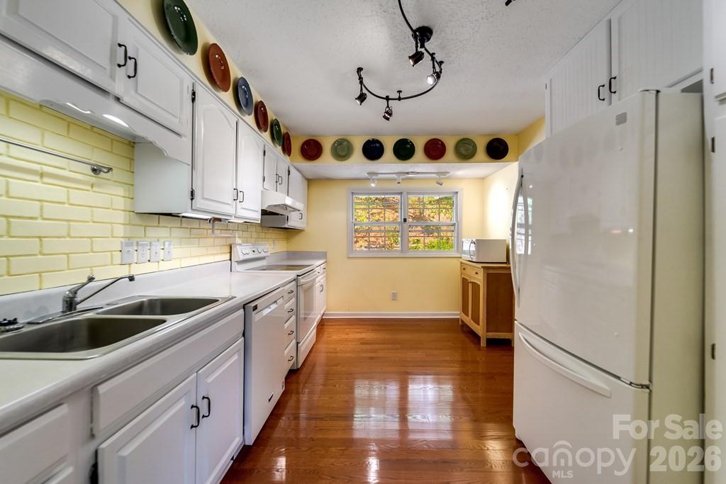 1168 North Country Club Drive — Cullowhee