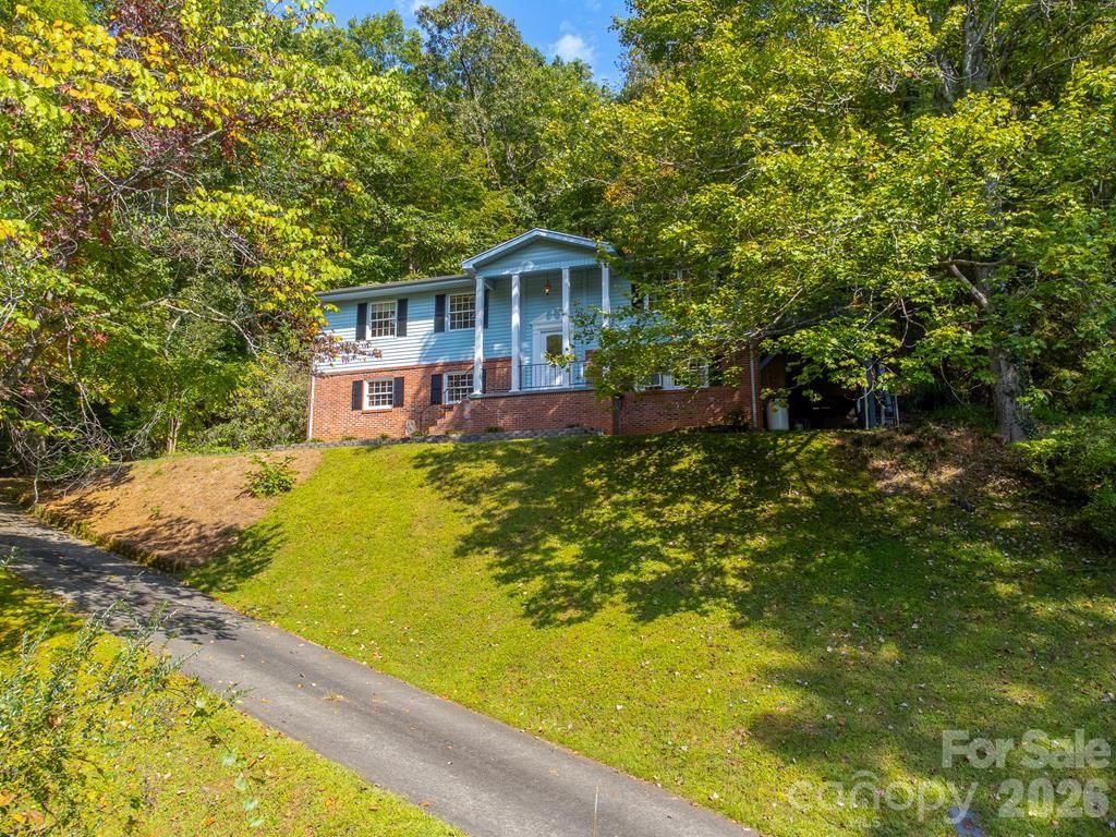 1168 North Country Club Drive — Cullowhee