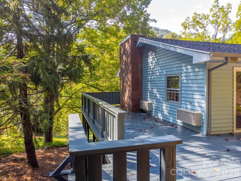 1168 North Country Club Drive — Cullowhee