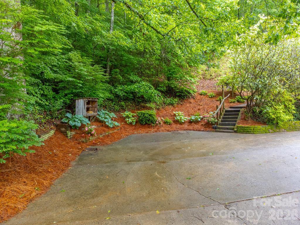 1168 North Country Club Drive — Cullowhee