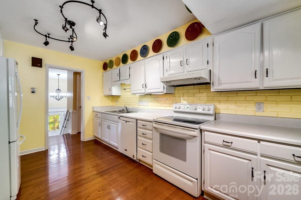 1168 North Country Club Drive — Cullowhee