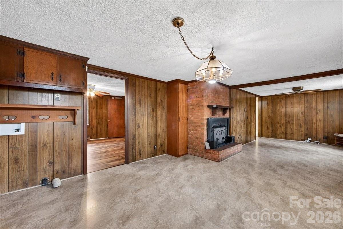 199 Mckinnon Avenue NE — Concord