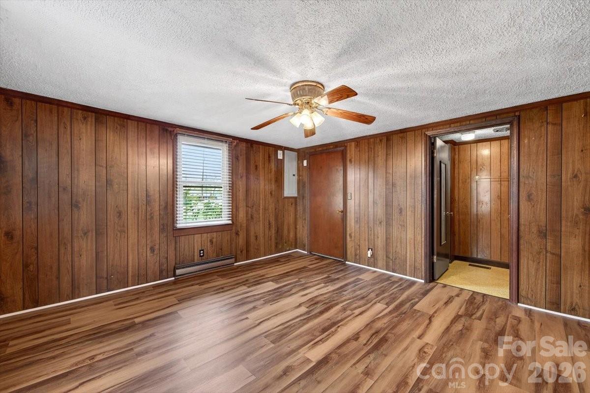 199 Mckinnon Avenue NE — Concord