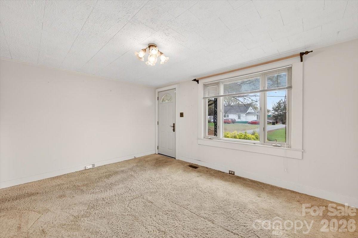 199 Mckinnon Avenue NE — Concord