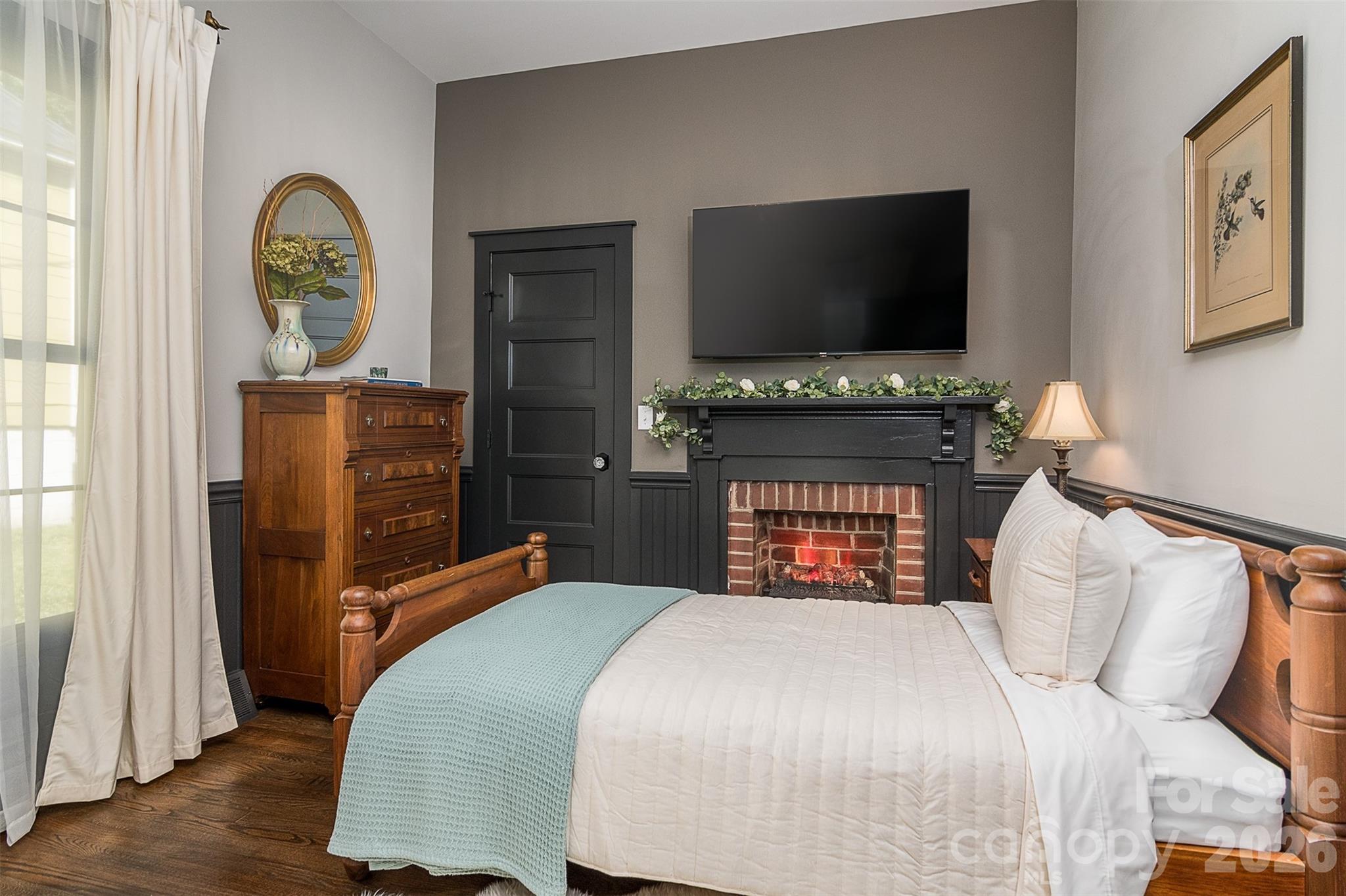 518 W Sharpe Street — Statesville