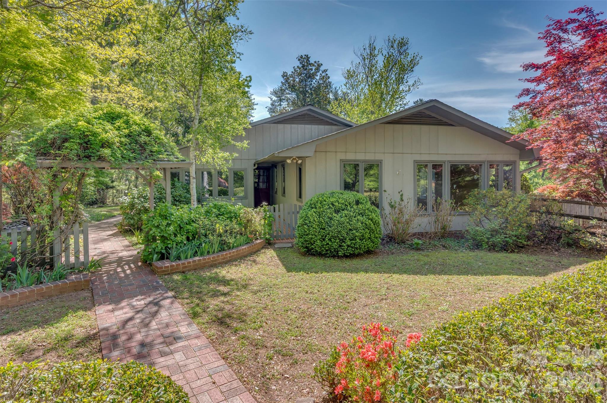 176 Fox Run Lane — Tryon