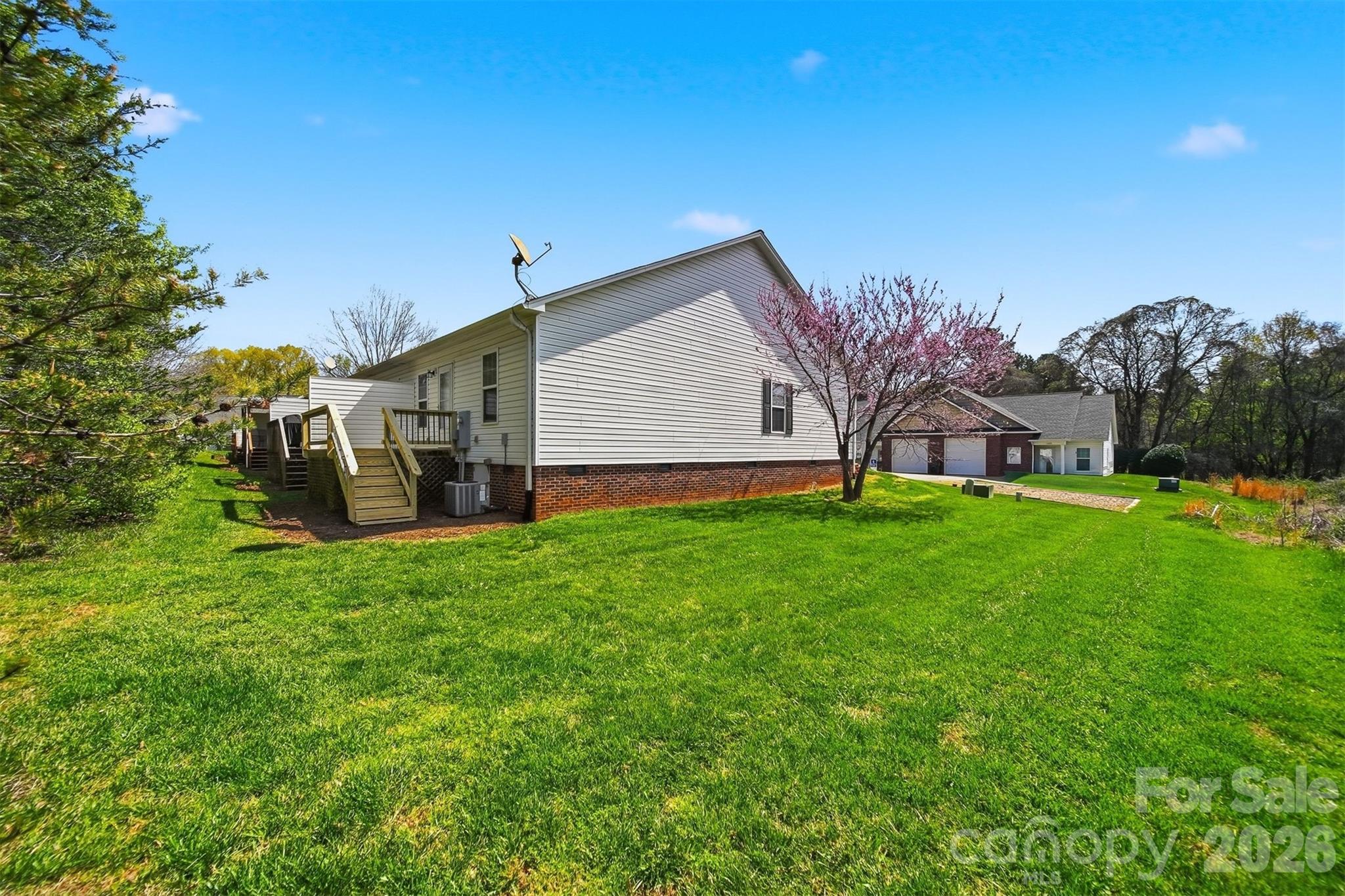 1662 Golden Cedar Lane — Newton
