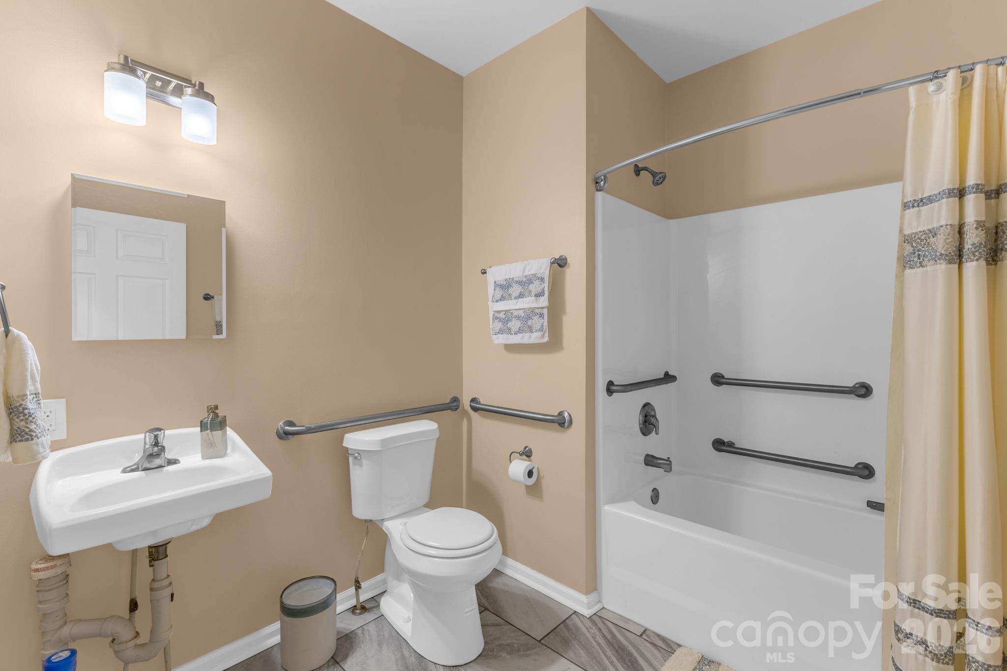 709 Villas Court — Asheville