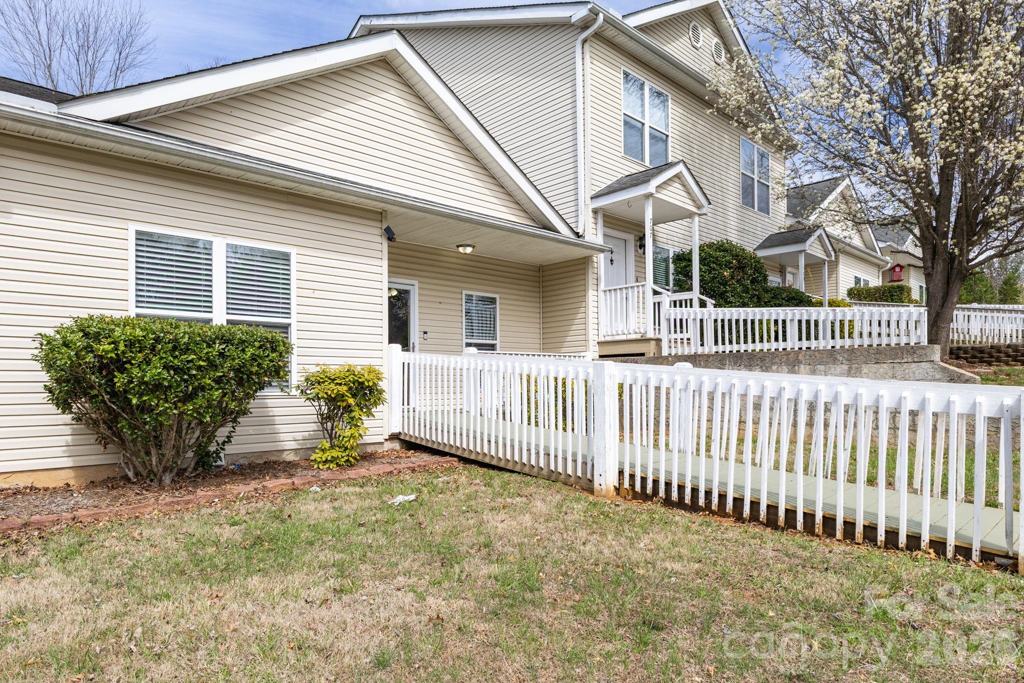 709 Villas Court — Asheville