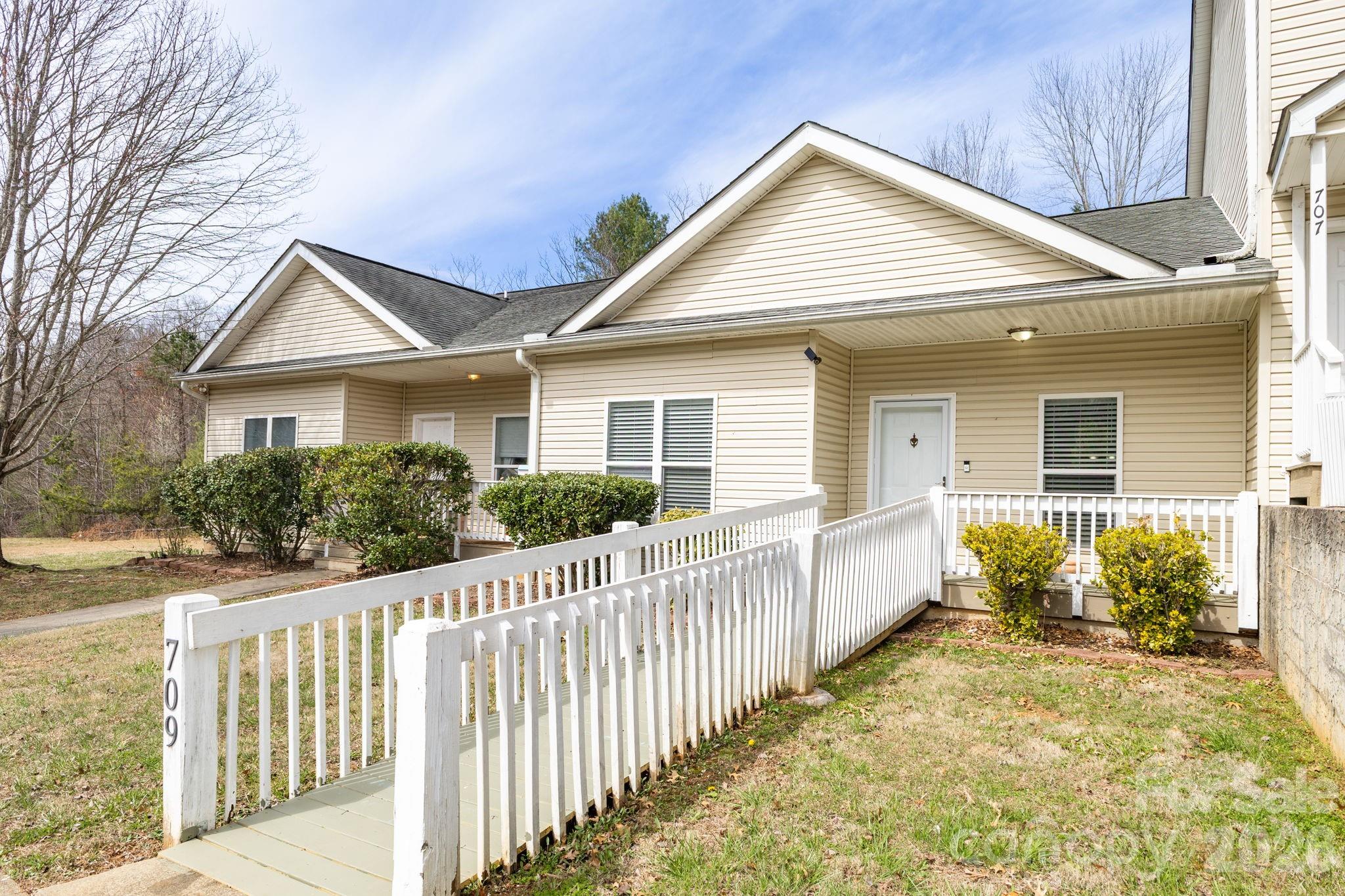 709 Villas Court — Asheville