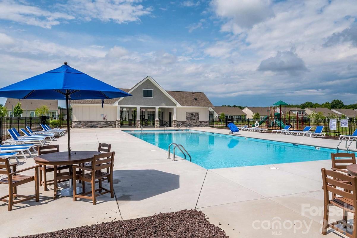 3422 Charolais Lane — Harrisburg