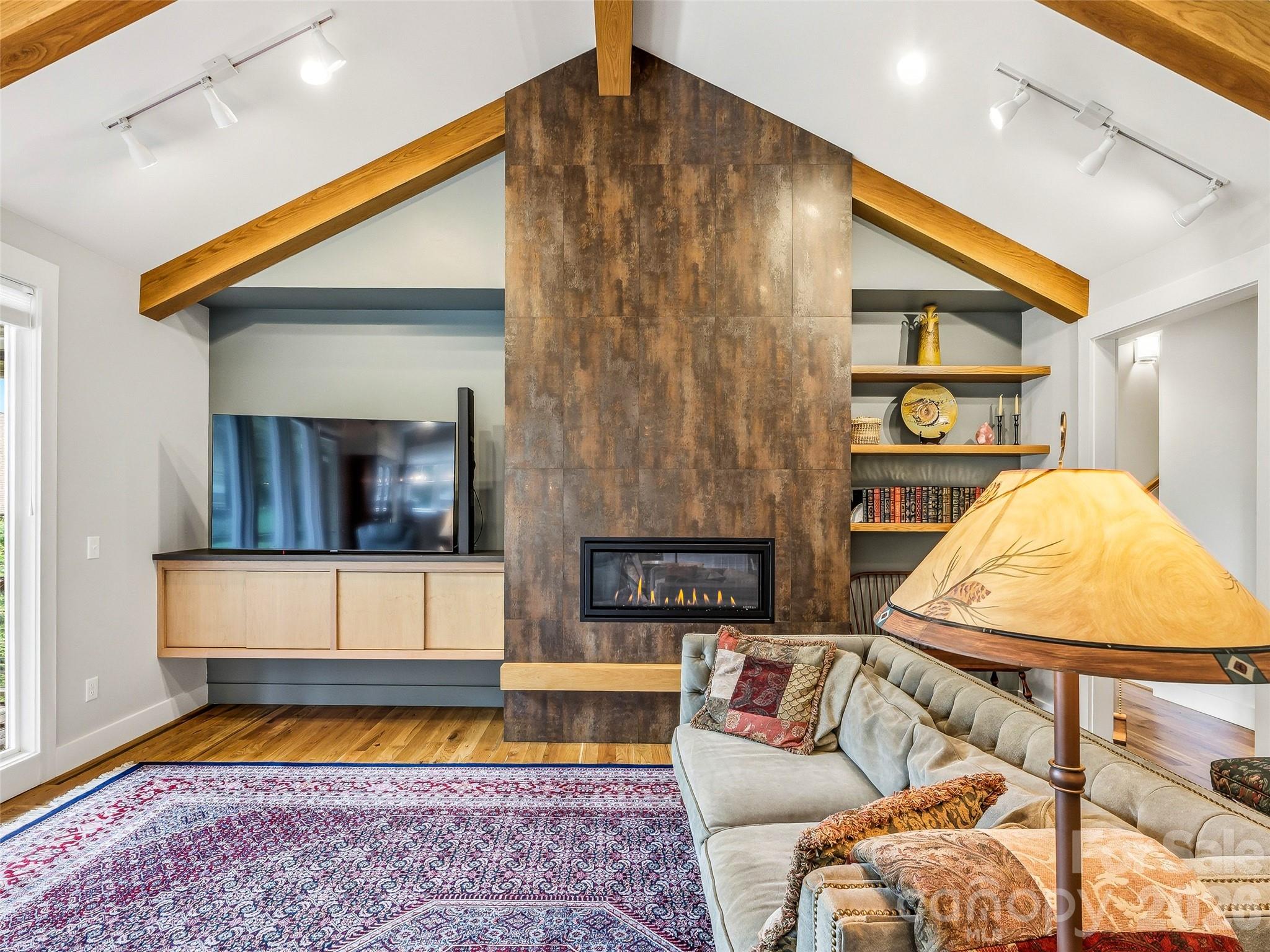 242 Whistlewood Lane — Hendersonville