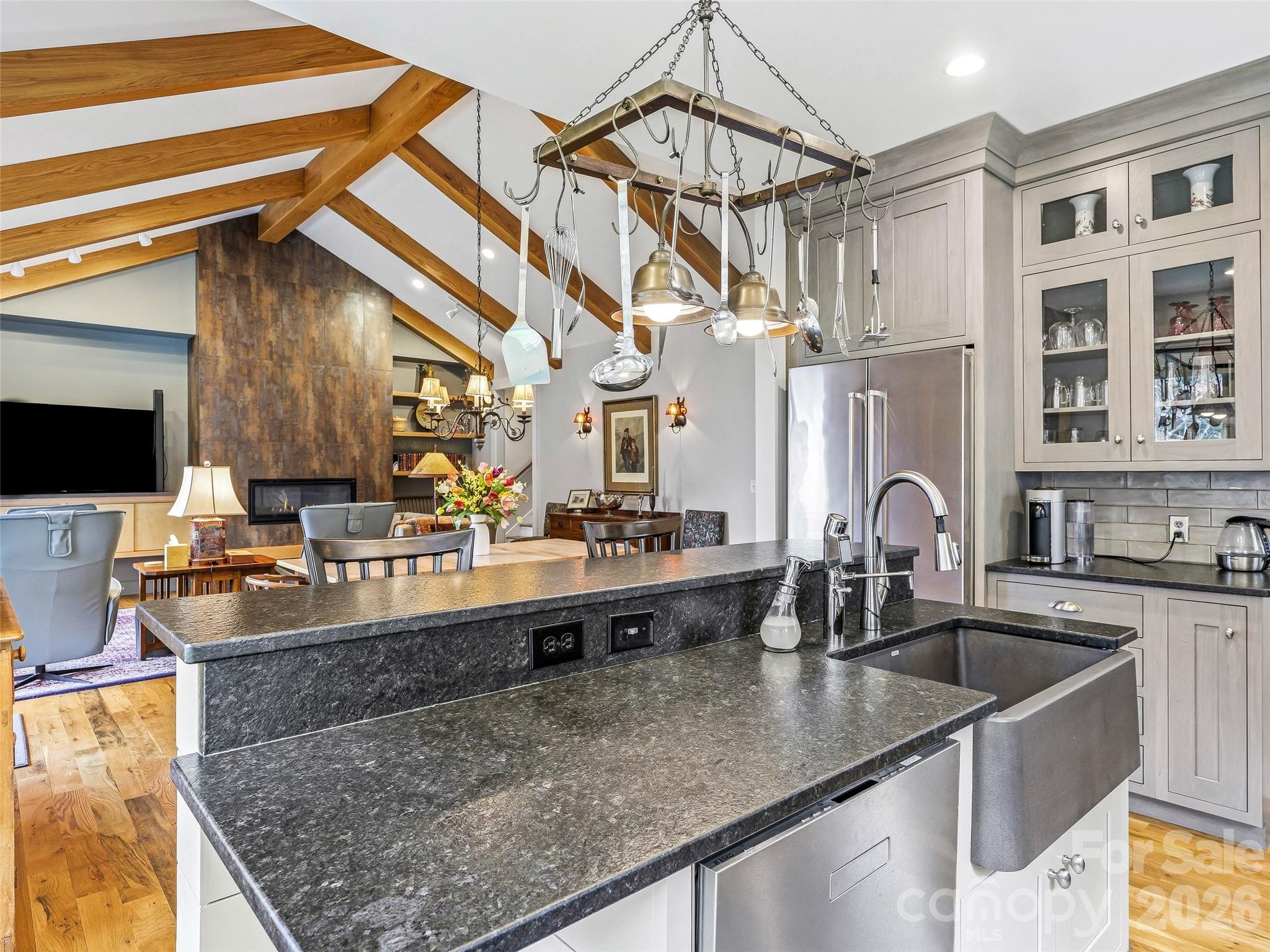 242 Whistlewood Lane — Hendersonville