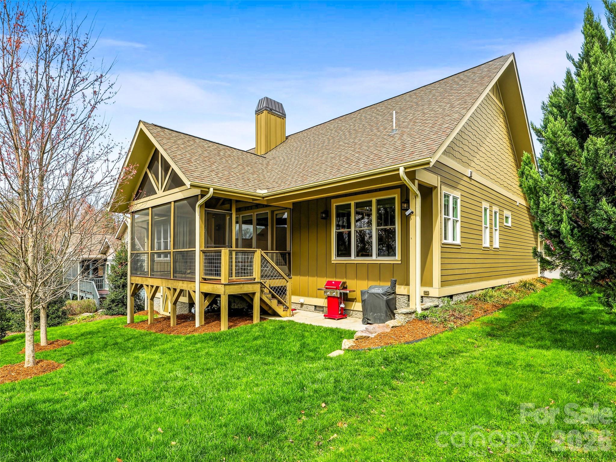 242 Whistlewood Lane — Hendersonville