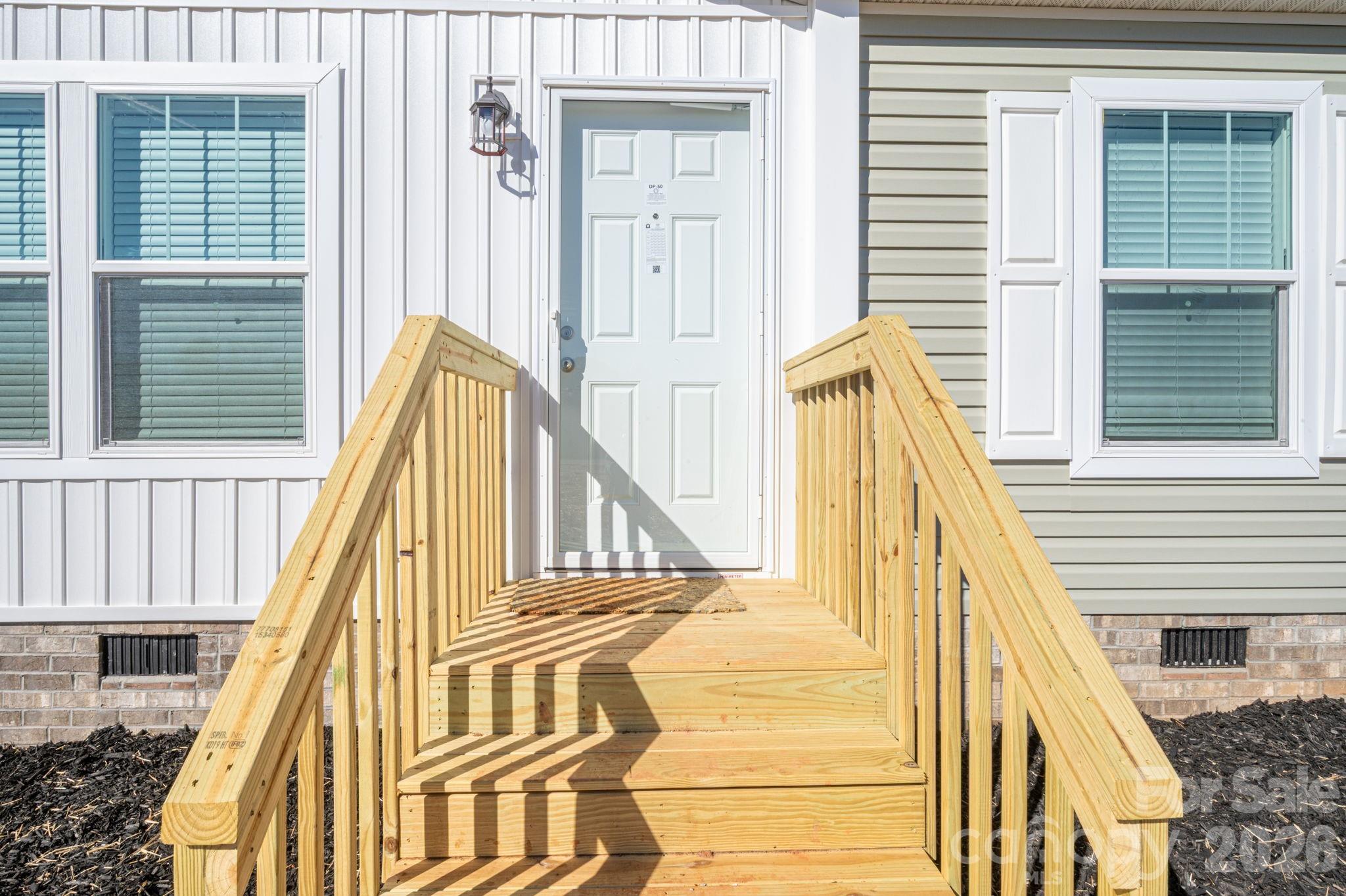 808 W Eagleview Lane — Lawndale