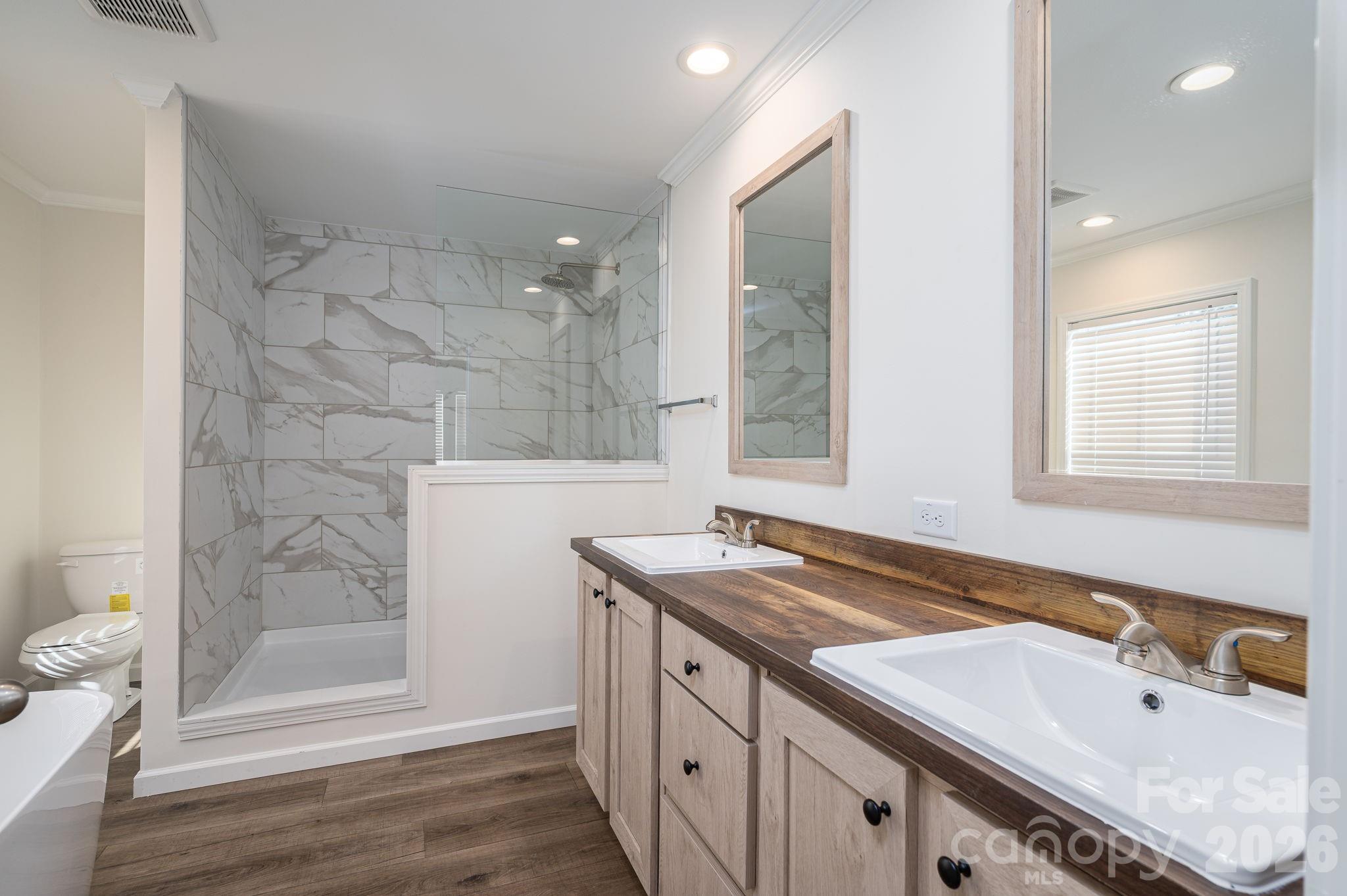 808 W Eagleview Lane — Lawndale