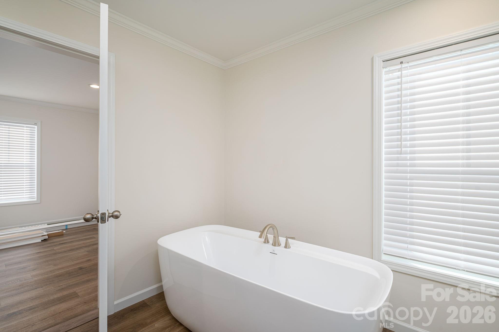 808 W Eagleview Lane — Lawndale
