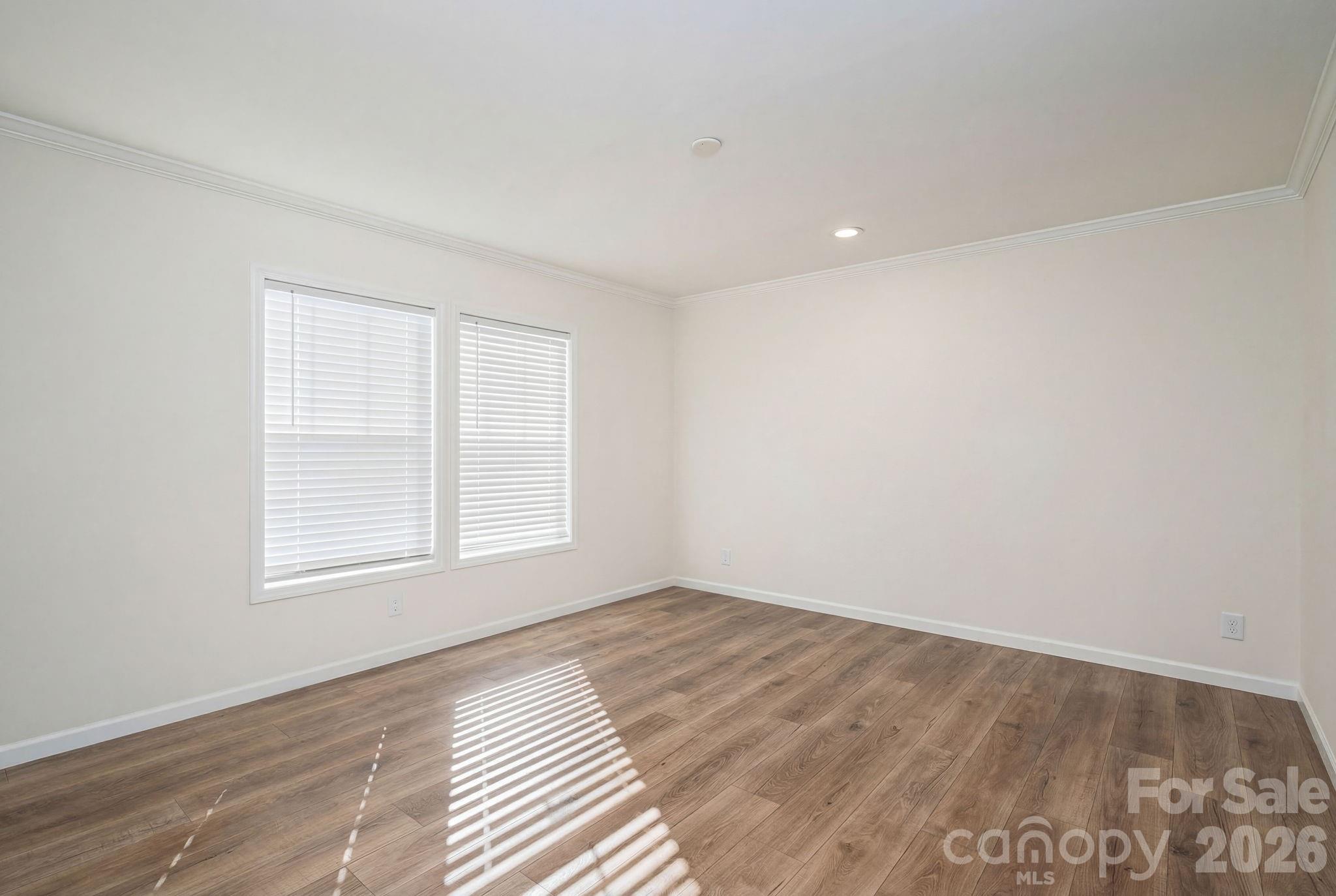 808 W Eagleview Lane — Lawndale