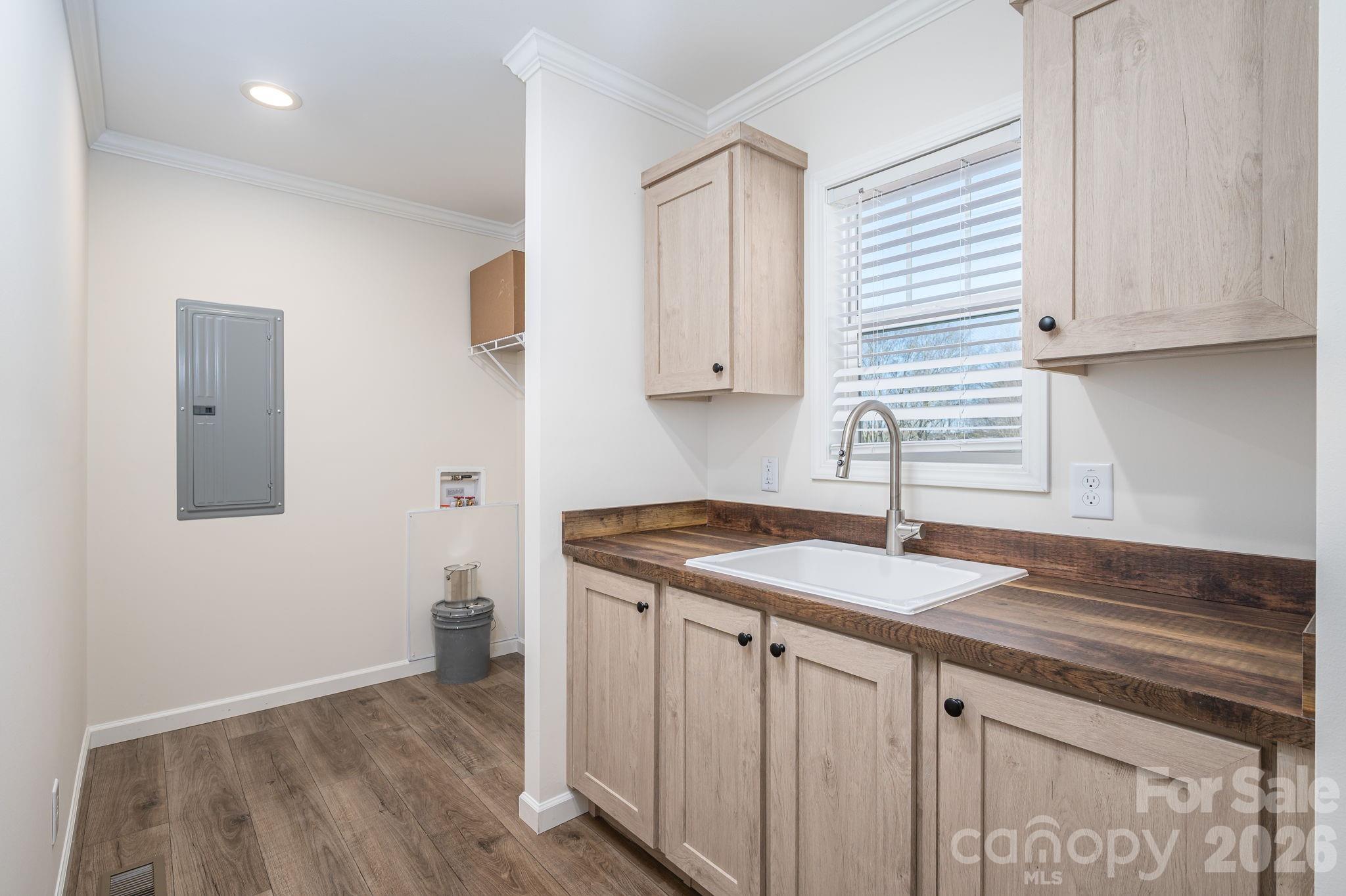 808 W Eagleview Lane — Lawndale