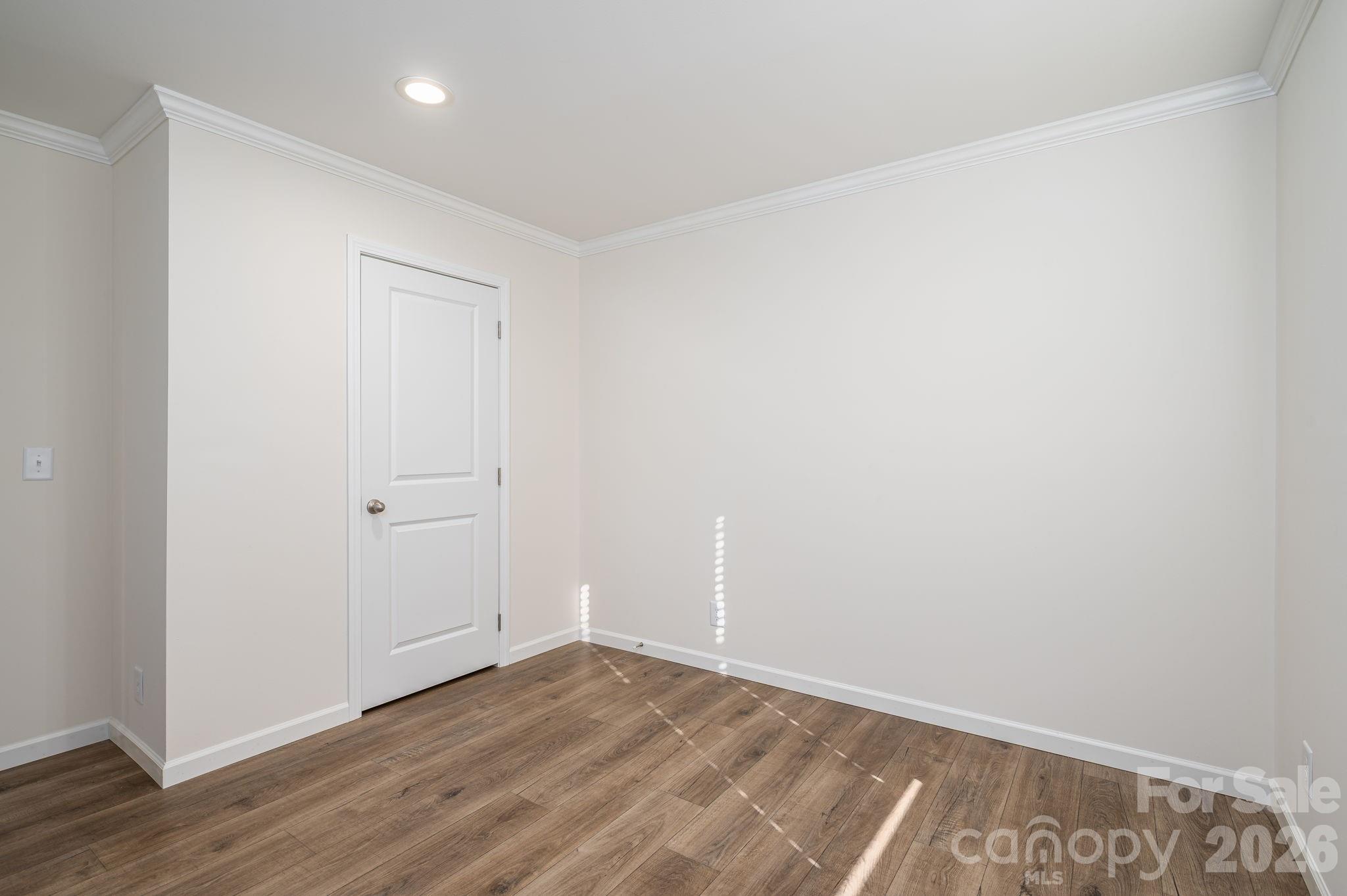 808 W Eagleview Lane — Lawndale