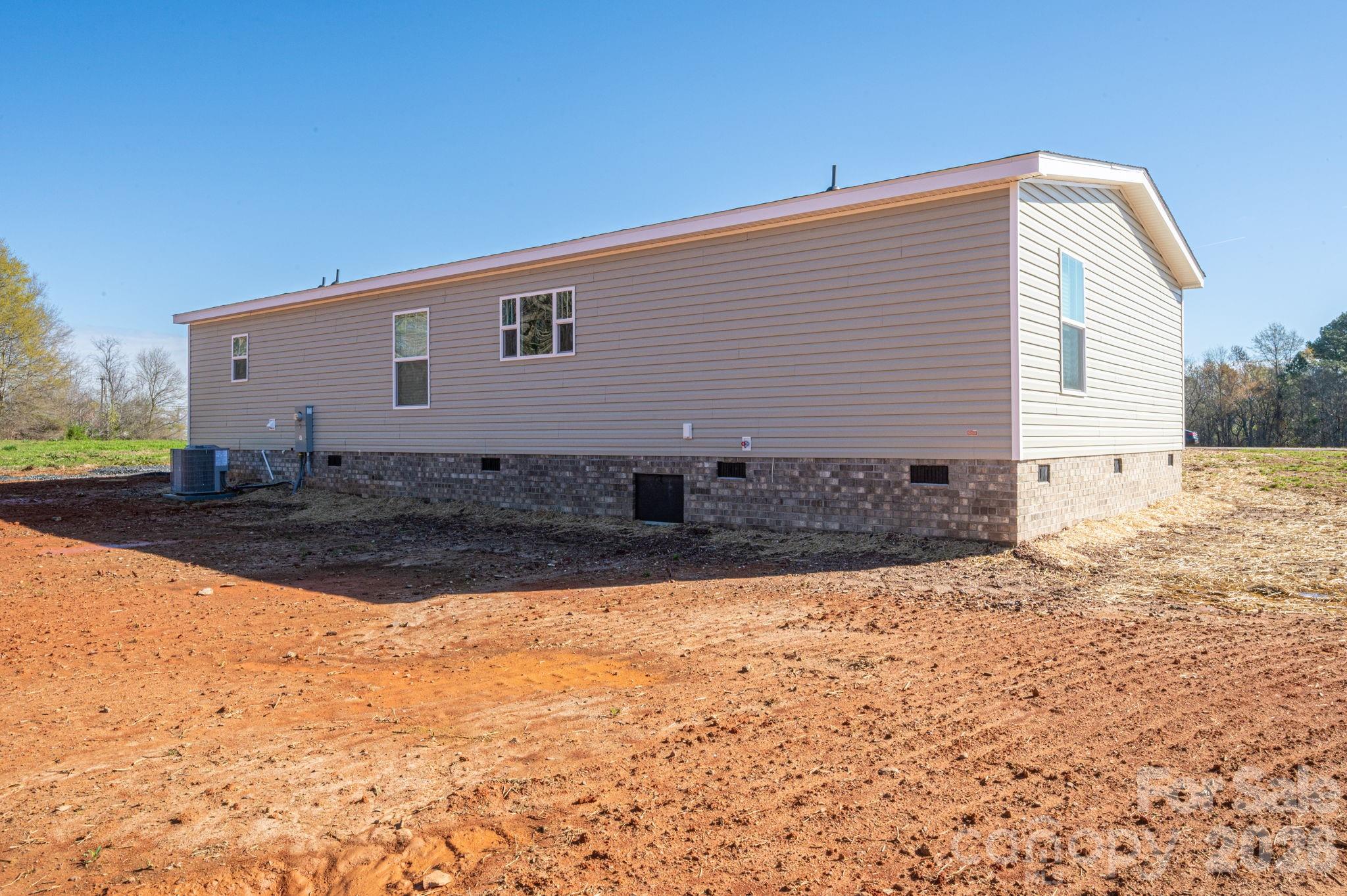 808 W Eagleview Lane — Lawndale