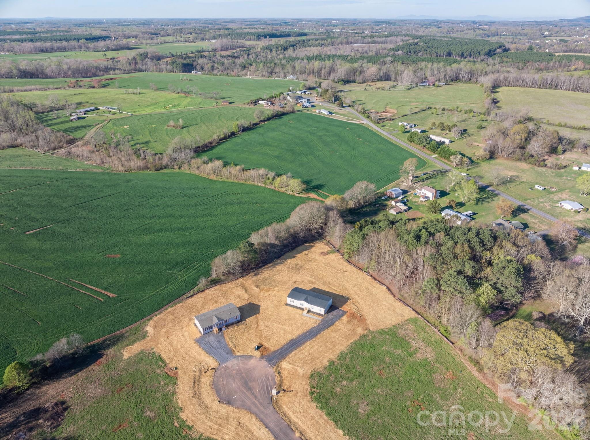 808 W Eagleview Lane — Lawndale