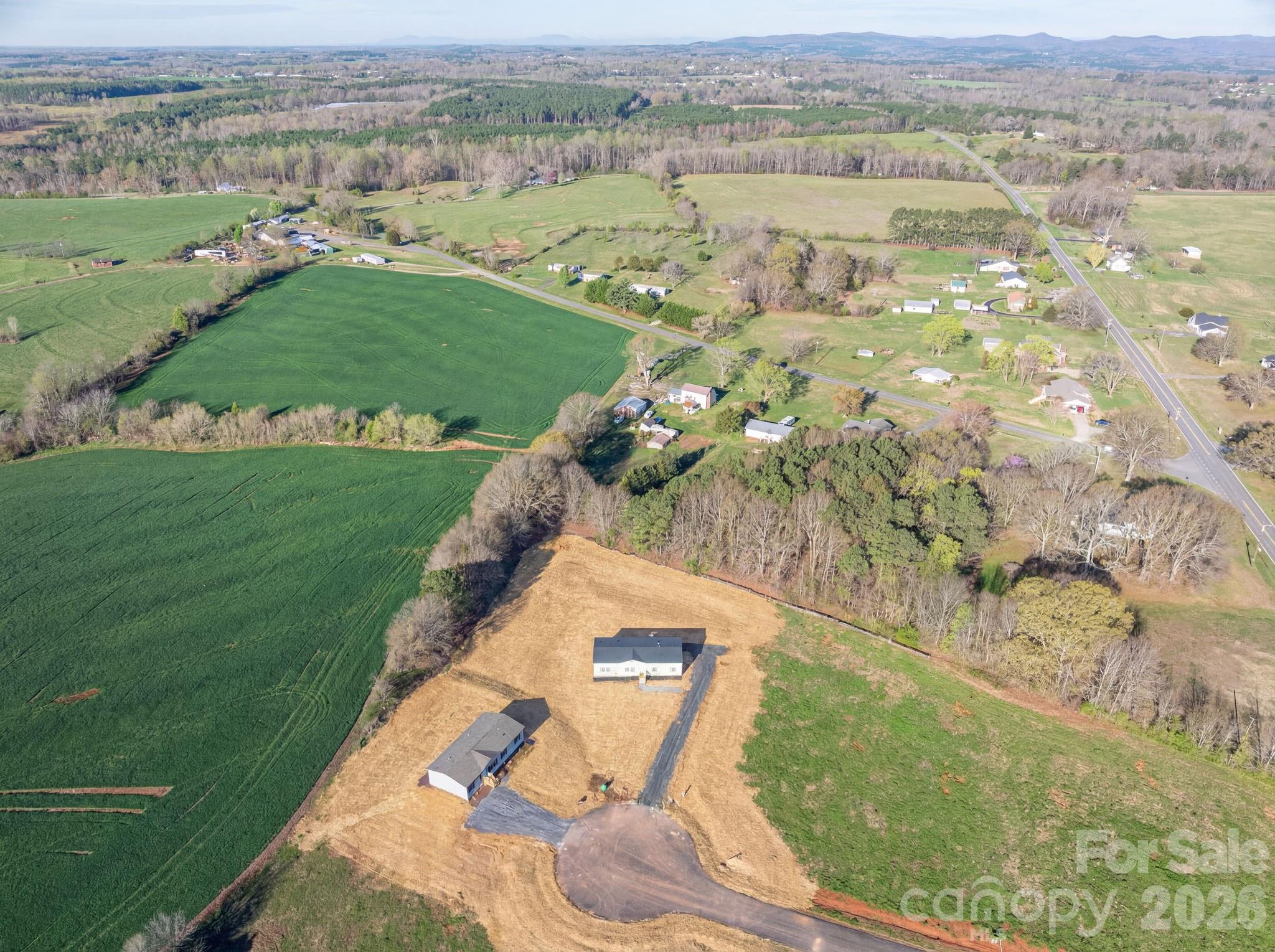 808 W Eagleview Lane — Lawndale