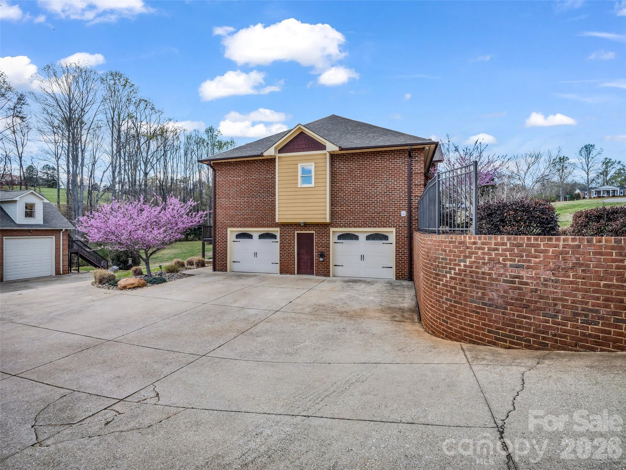 148 Fairway Drive — Forest City