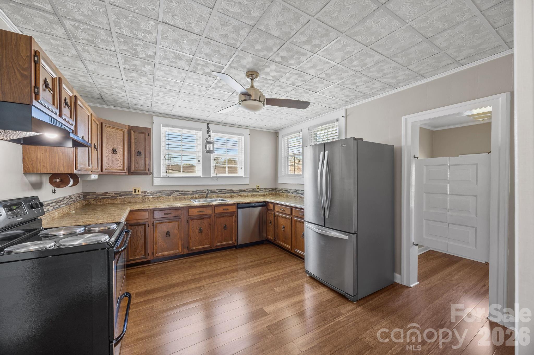 414 S Spencer Avenue — Spencer
