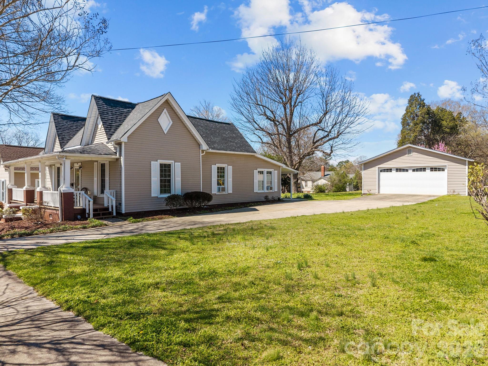 414 S Spencer Avenue — Spencer