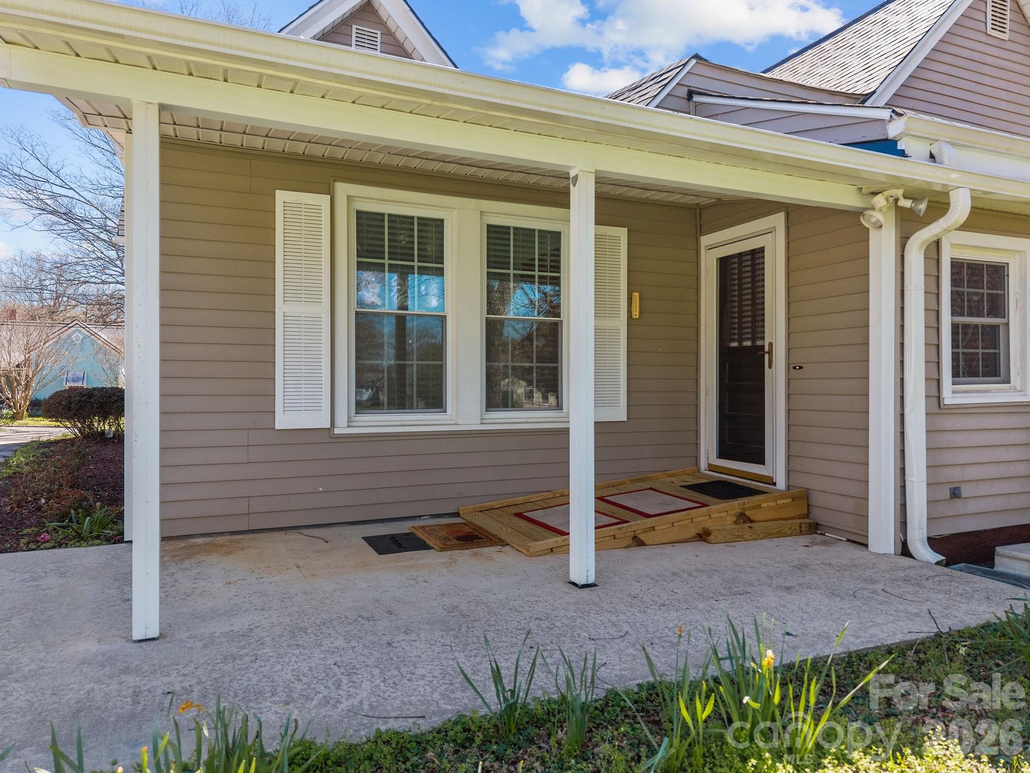414 S Spencer Avenue — Spencer