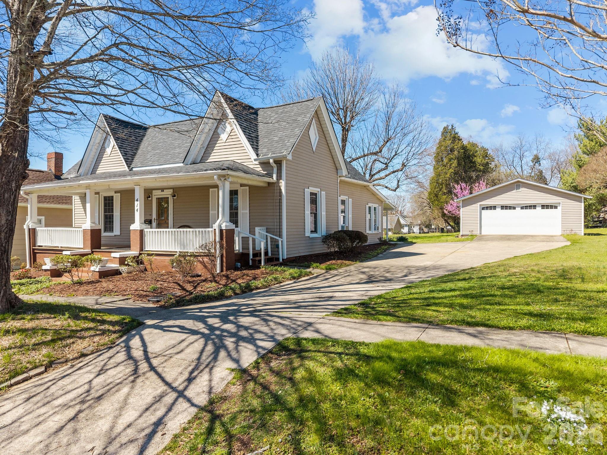 414 S Spencer Avenue — Spencer